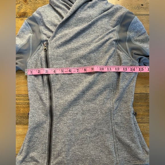 LULULEMON Gray Heathered Bhakti Yoga Flattering Jacket Double Zipper Thumb Hole - Picture 9 of 16